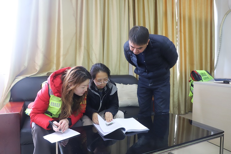 11.27+紀檢辦公室+成德南公司紀委開展2025年服務(wù)區(qū)管理專項督查“回頭看” (2).JPG